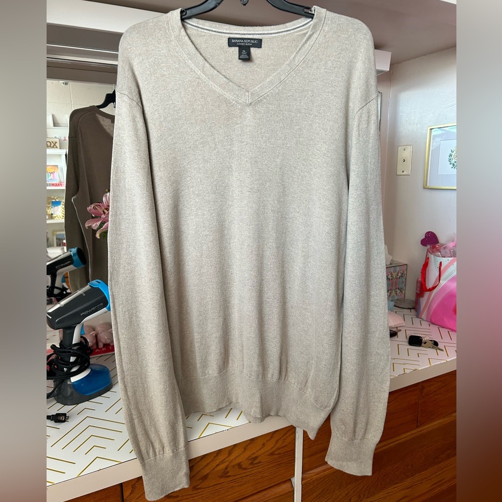Beige Banana Republic Men’s Sweater